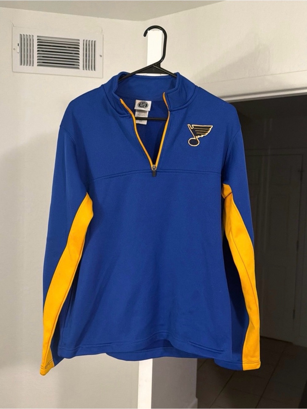 NHL St. Louis Blues Quarter-Zip Pullover. Men’s Size Medium
